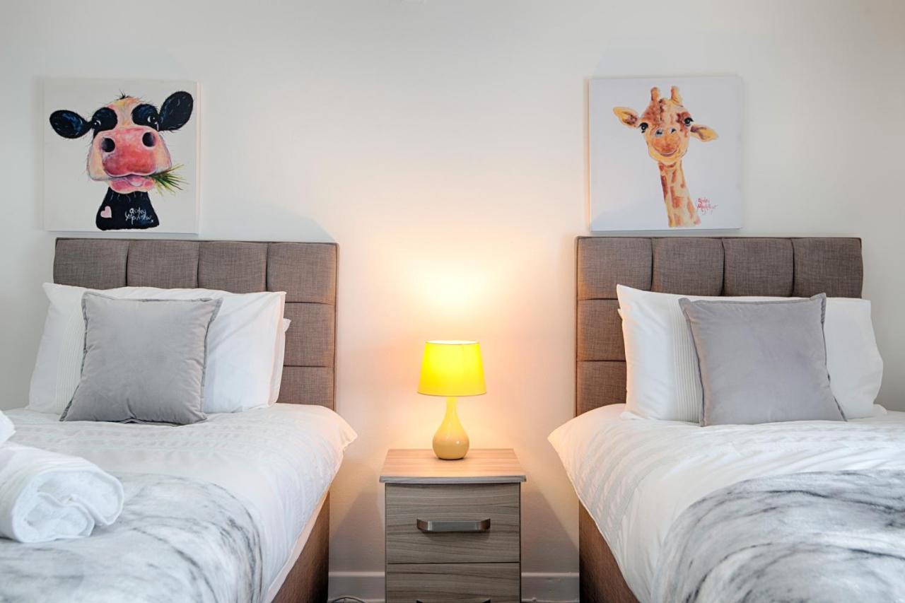 Parking, Smart Tv'S In All Rooms, Central Location Σουόνσι Εξωτερικό φωτογραφία