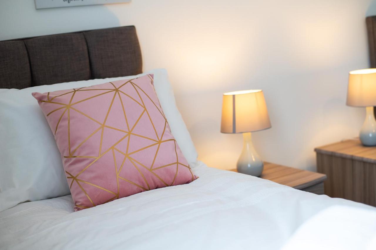 Parking, Smart Tv'S In All Rooms, Central Location Σουόνσι Εξωτερικό φωτογραφία