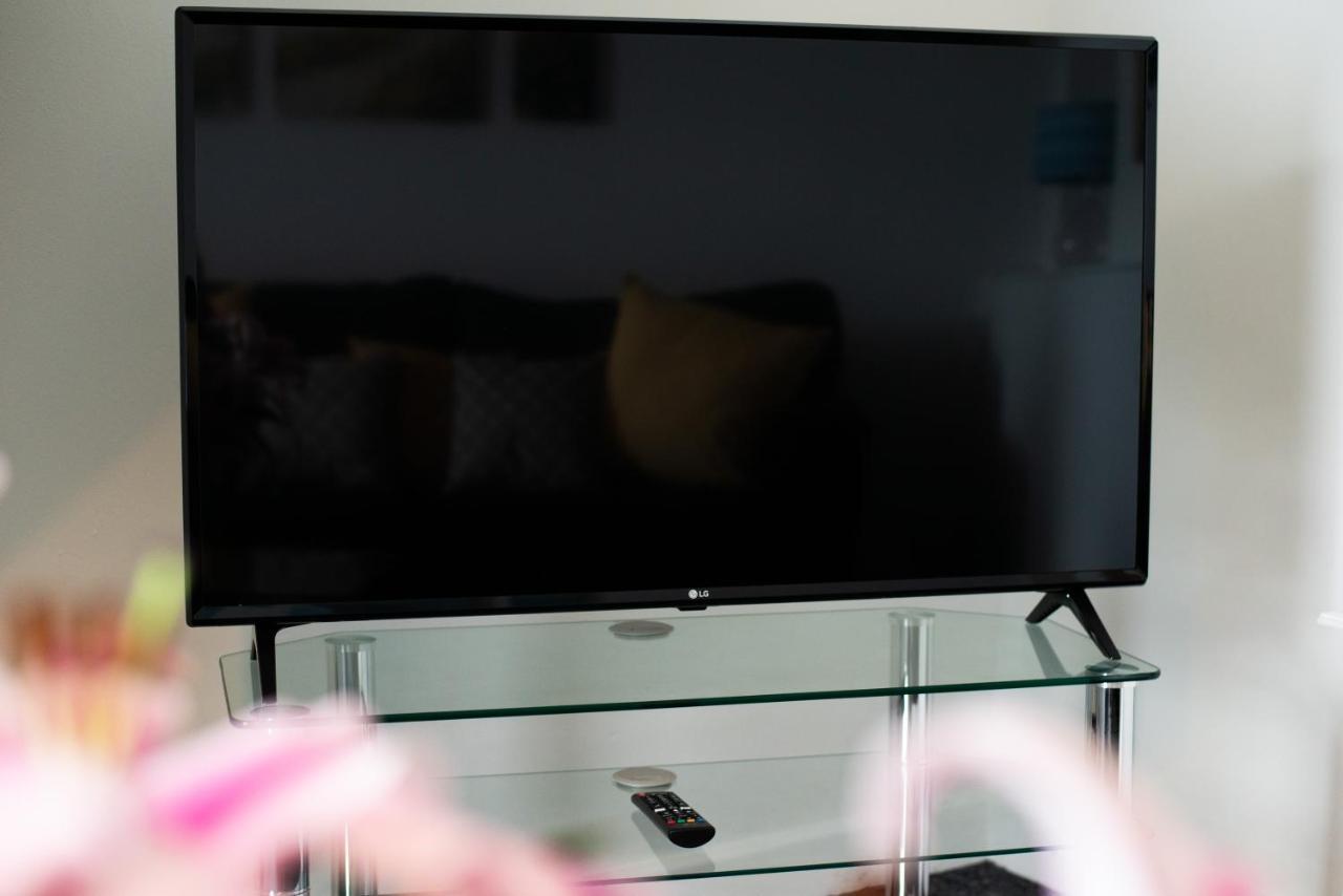 Parking, Smart Tv'S In All Rooms, Central Location Σουόνσι Εξωτερικό φωτογραφία