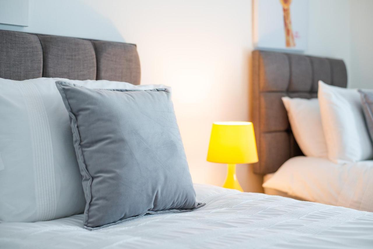 Parking, Smart Tv'S In All Rooms, Central Location Σουόνσι Εξωτερικό φωτογραφία